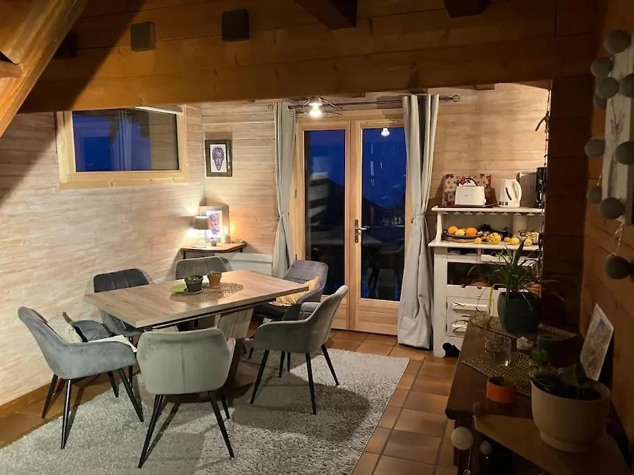 Chalet Mitoyen 6 Personnes Les Carroz d'Araches Holiday home